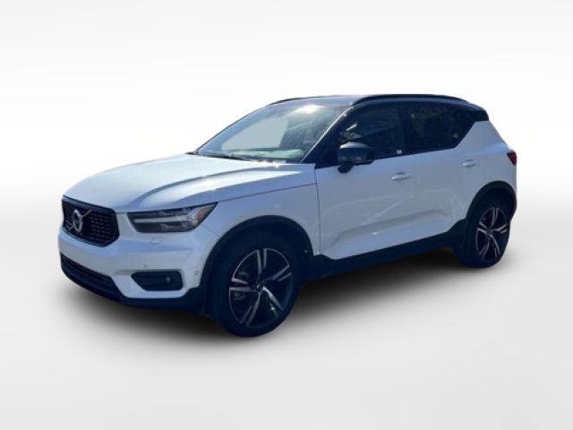 2022 Volvo XC40 R-Design