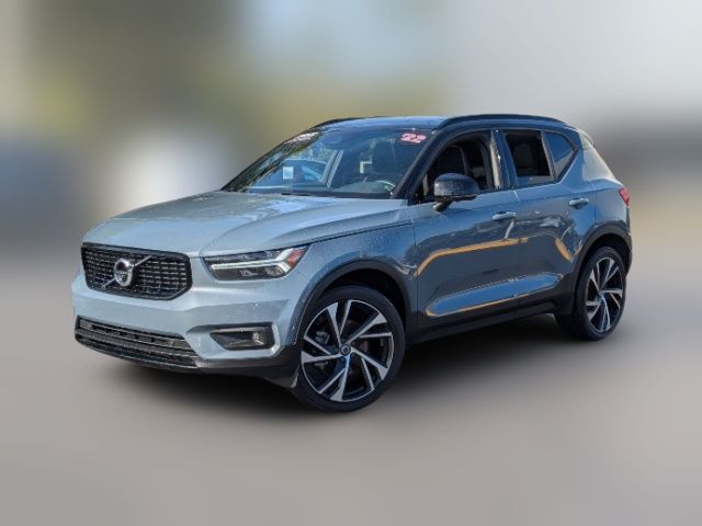 2022 Volvo XC40 R-Design