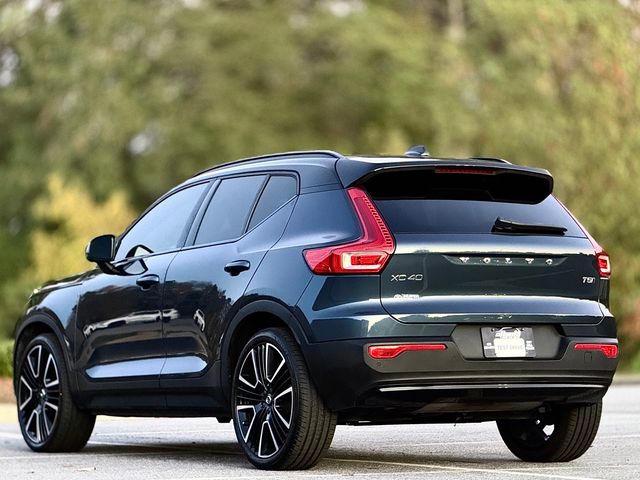 2022 Volvo XC40 R-Design