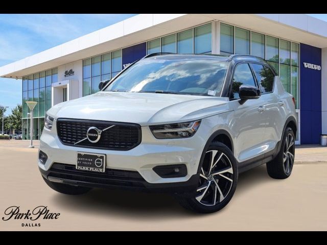 2022 Volvo XC40 R-Design