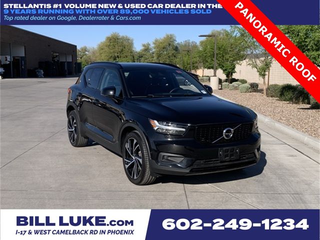 2022 Volvo XC40 R-Design