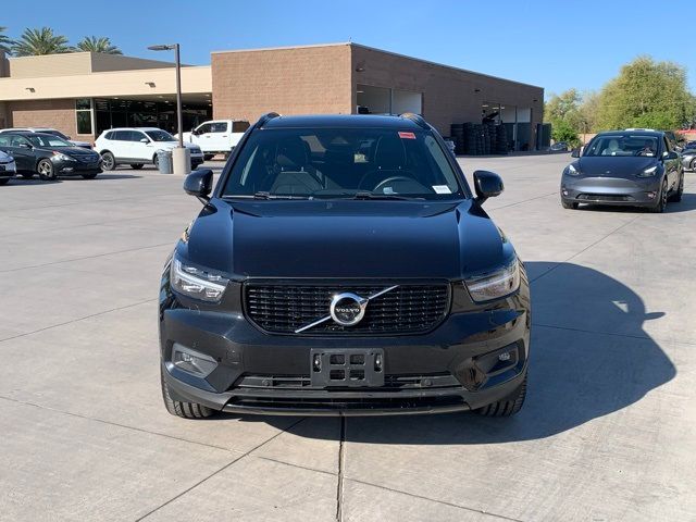 2022 Volvo XC40 R-Design
