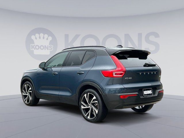 2022 Volvo XC40 R-Design