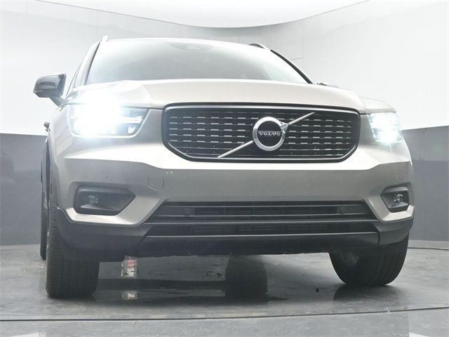2022 Volvo XC40 R-Design