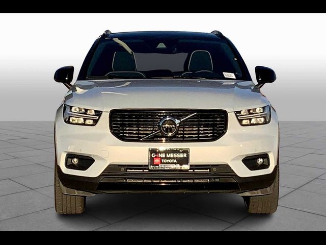 2022 Volvo XC40 R-Design