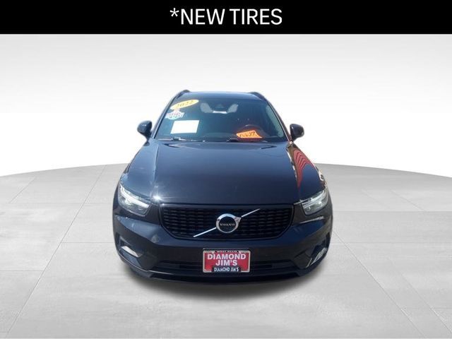 2022 Volvo XC40 R-Design