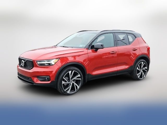 2022 Volvo XC40 R-Design