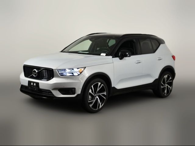 2022 Volvo XC40 R-Design
