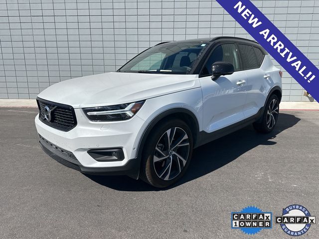 2022 Volvo XC40 R-Design