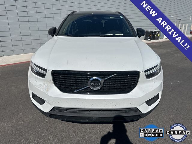 2022 Volvo XC40 R-Design