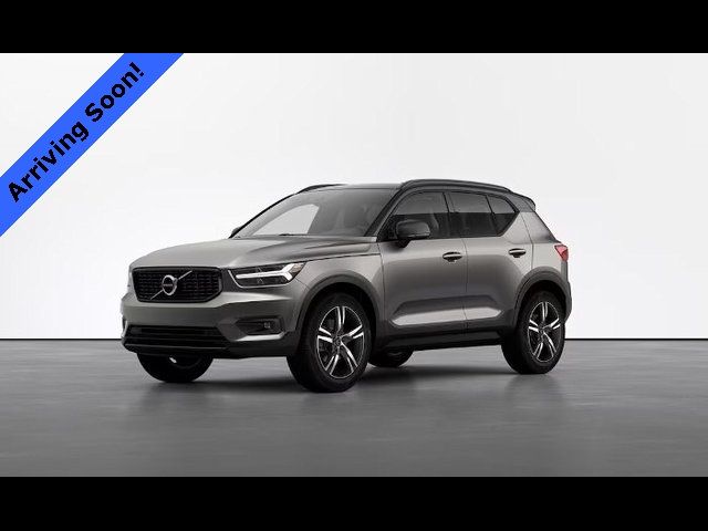 2022 Volvo XC40 R-Design