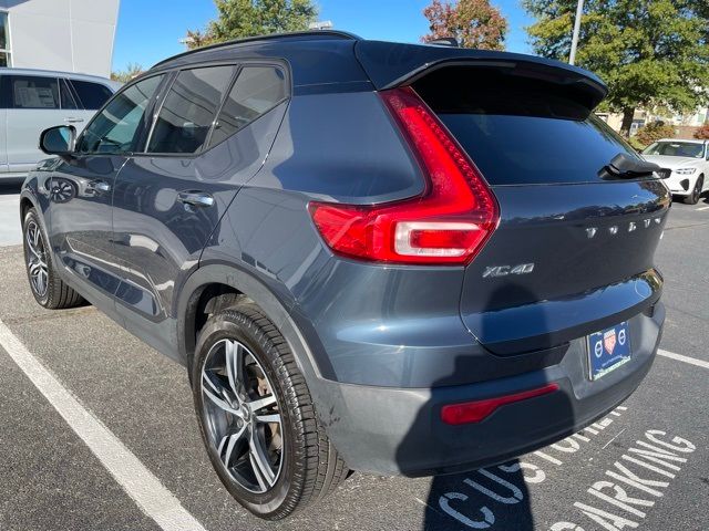 2022 Volvo XC40 R-Design