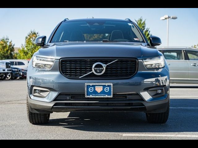 2022 Volvo XC40 R-Design