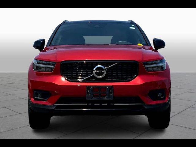 2022 Volvo XC40 R-Design