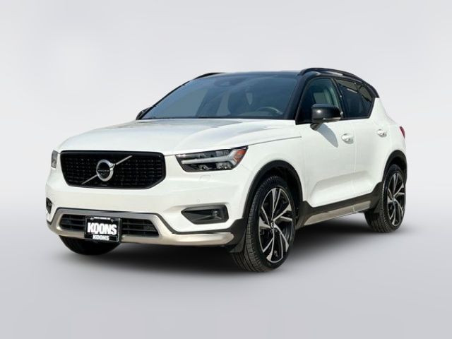 2022 Volvo XC40 R-Design