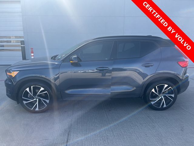 2022 Volvo XC40 R-Design