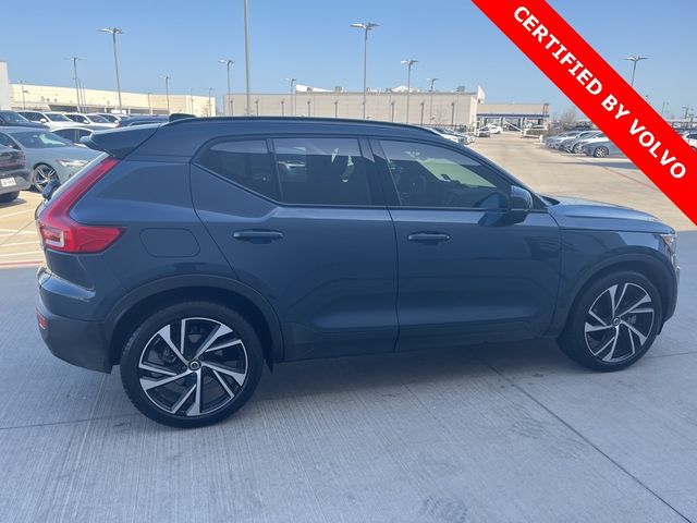 2022 Volvo XC40 R-Design