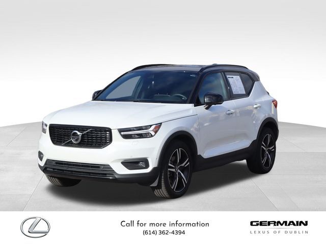 2022 Volvo XC40 R-Design