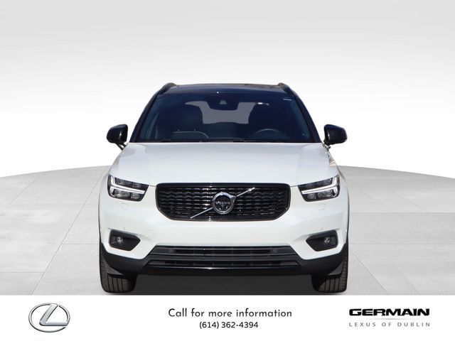 2022 Volvo XC40 R-Design