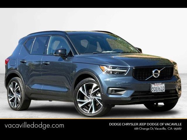 2022 Volvo XC40 R-Design