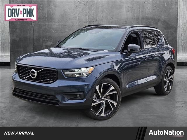 2022 Volvo XC40 R-Design