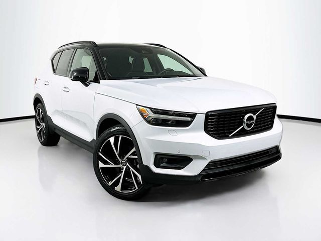 2022 Volvo XC40 R-Design