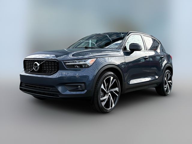 2022 Volvo XC40 R-Design