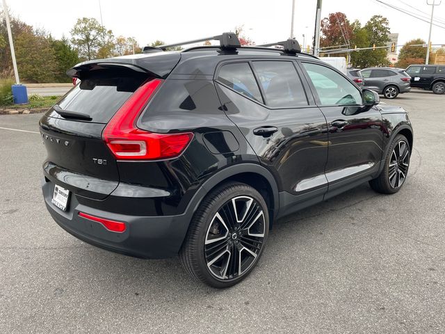 2022 Volvo XC40 R-Design