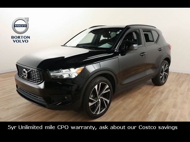 2022 Volvo XC40 R-Design