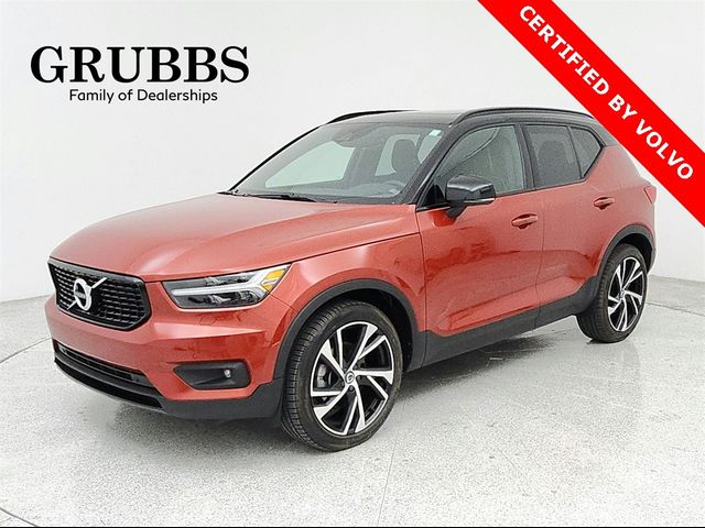 2022 Volvo XC40 R-Design