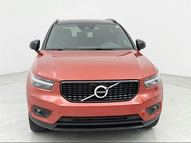 2022 Volvo XC40 R-Design