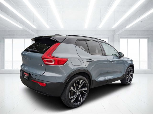 2022 Volvo XC40 R-Design