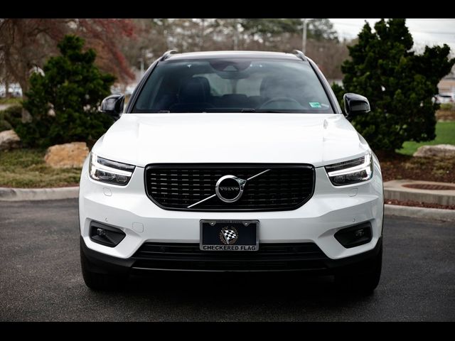 2022 Volvo XC40 R-Design