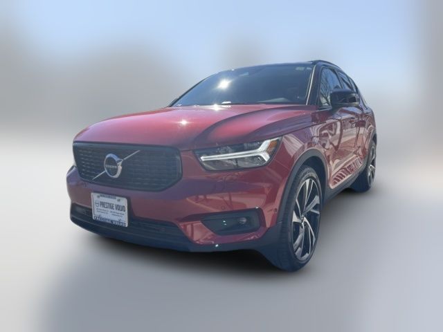 2022 Volvo XC40 R-Design