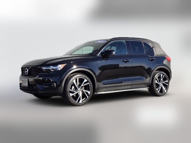 2022 Volvo XC40 R-Design