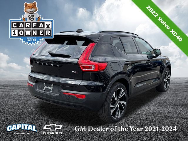 2022 Volvo XC40 R-Design