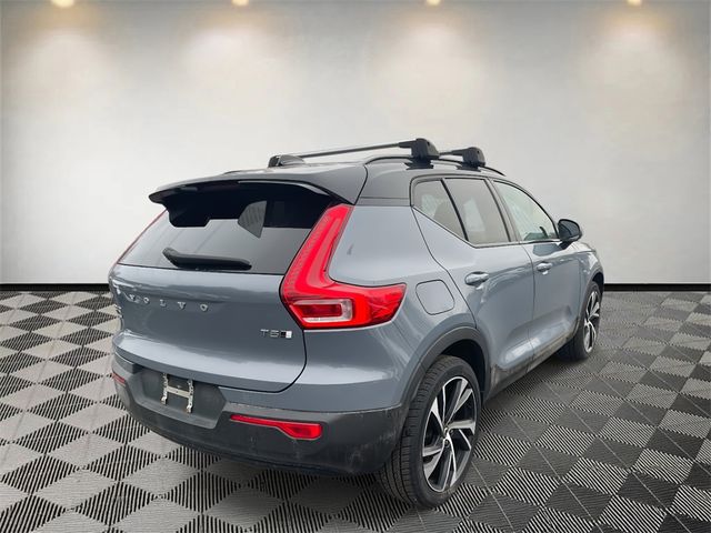 2022 Volvo XC40 R-Design