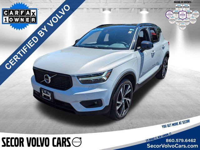 2022 Volvo XC40 R-Design