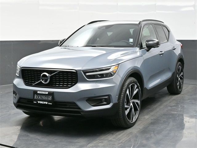 2022 Volvo XC40 R-Design