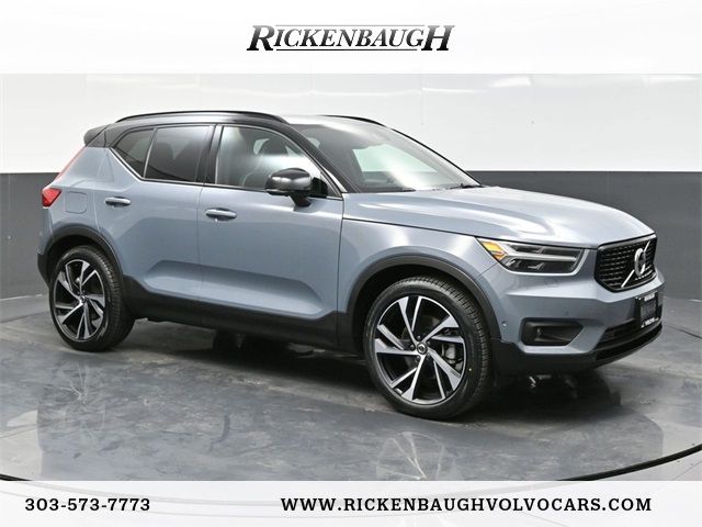 2022 Volvo XC40 R-Design