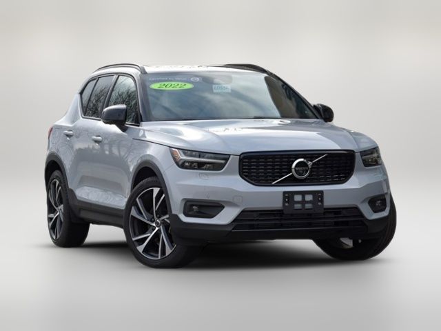 2022 Volvo XC40 R-Design