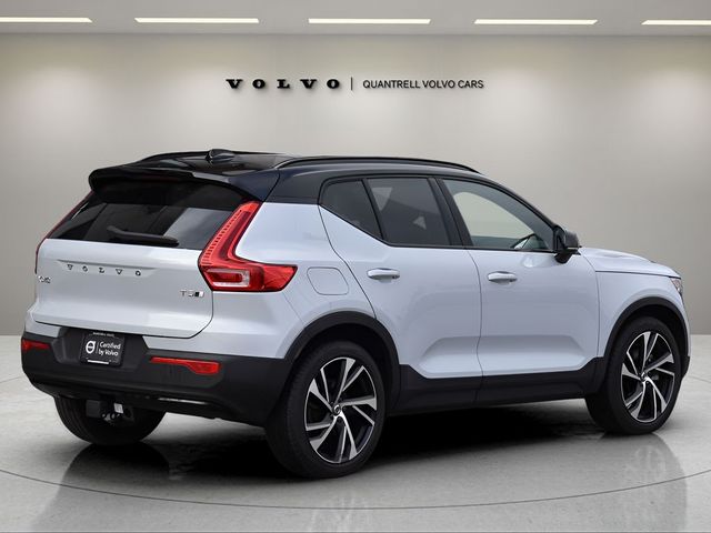 2022 Volvo XC40 R-Design