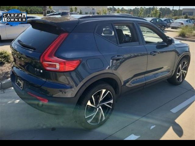 2022 Volvo XC40 R-Design