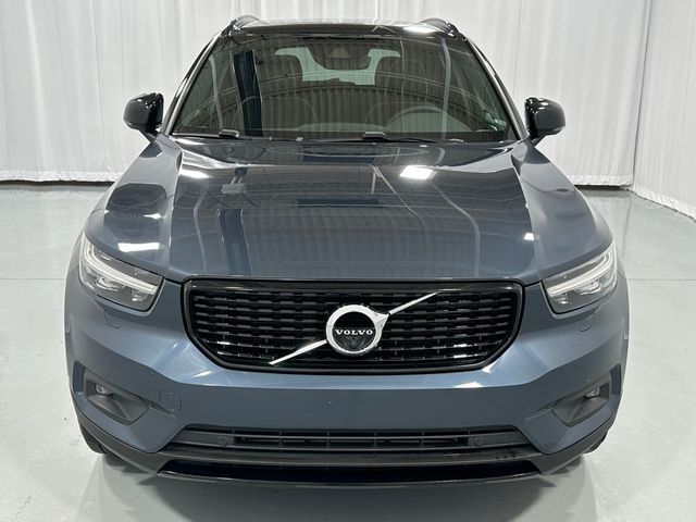 2022 Volvo XC40 R-Design