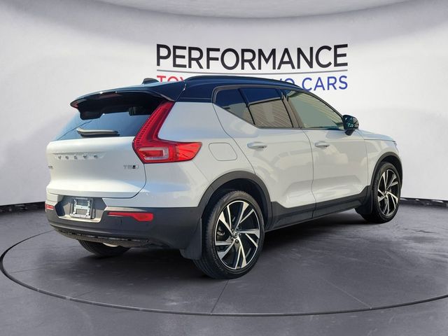 2022 Volvo XC40 R-Design