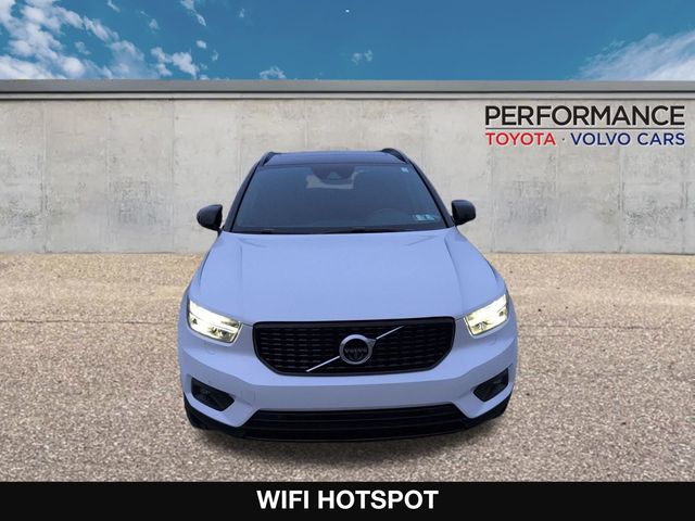 2022 Volvo XC40 R-Design