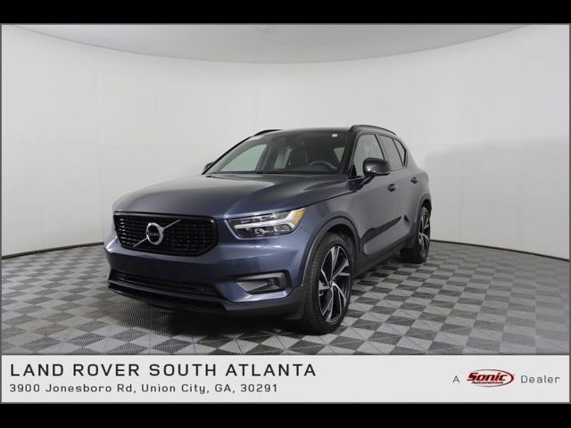 2022 Volvo XC40 R-Design