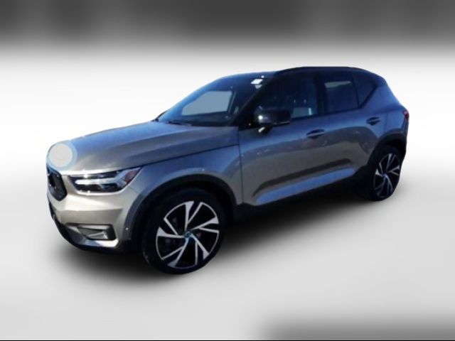 2022 Volvo XC40 R-Design