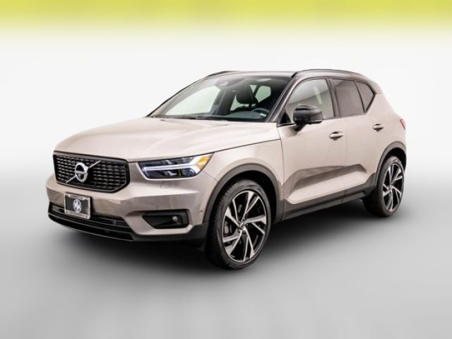 2022 Volvo XC40 R-Design