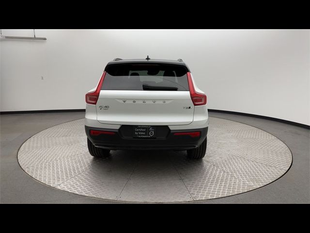 2022 Volvo XC40 R-Design